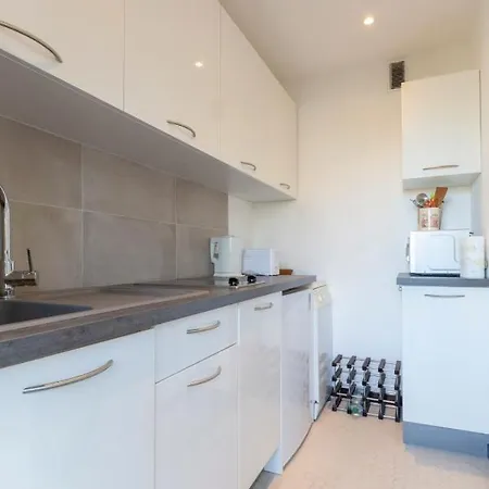 Chez J-p - 100m 2-4pers Terrace Sea View Pool Garage Apartament Antibes